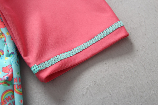 Costum de baie intreg pentru copii cu imprimeu pentru fete cu palarie