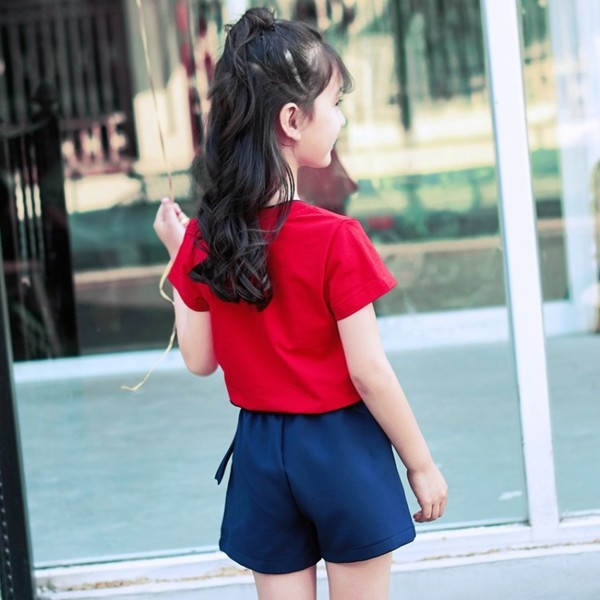 Set elegant pentru copii din două părți pentru fete - tricou și pantaloni scurți cu motiv floral în două culori