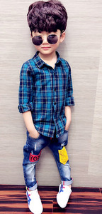 Cămașă elegantă pentru copii în carouri pentru băieți cu guler în formă de V în două culori