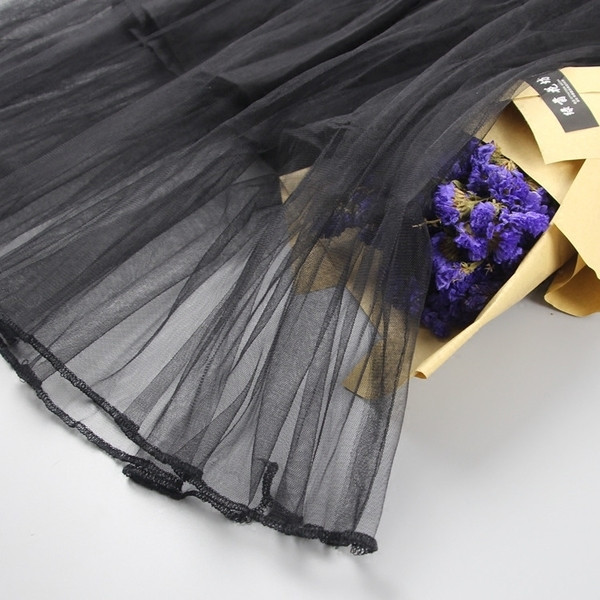 Fusta copii pentru fete decupate in alb si negru