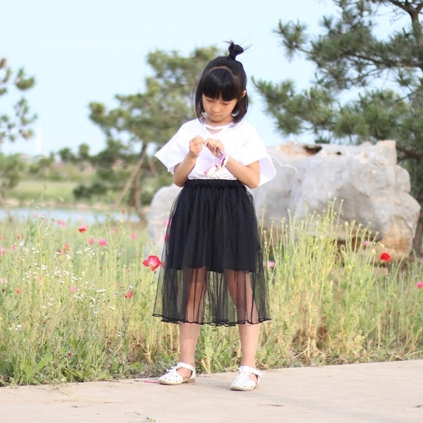 Fusta copii pentru fete decupate in alb si negru