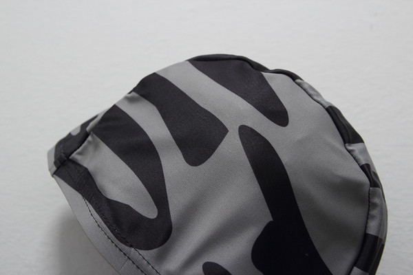 Costum de baie intreg pentru baieti cu imprimeu zebra si aplicatie