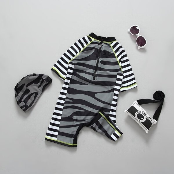 Costum de baie intreg pentru baieti cu imprimeu zebra si aplicatie