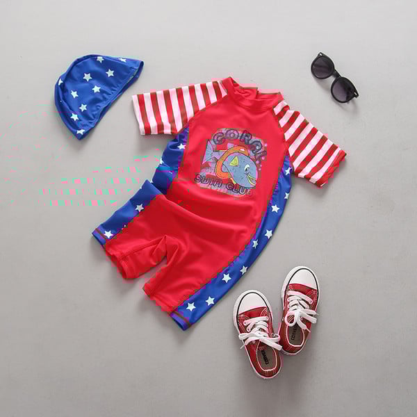 Costum de baie intreg pentru baieti in rosu cu imprimeu