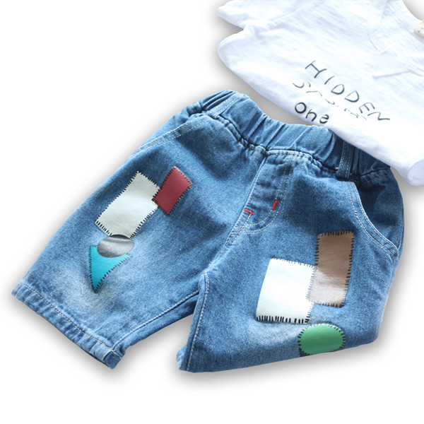 Άνετα τζιν παιδικά με έγχρωμη εκτύπωση για αγόρια