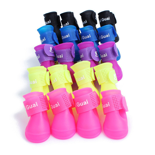 Αδιάβροχες μπότες για σκιλιά 