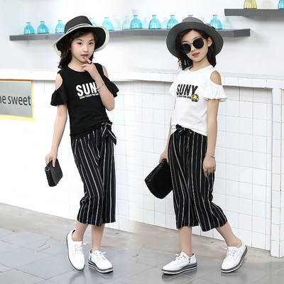 Модерен детски комплект за момичета от две части- тениска с надпис+раирани панталони  с дължина 7/8 в два цвята