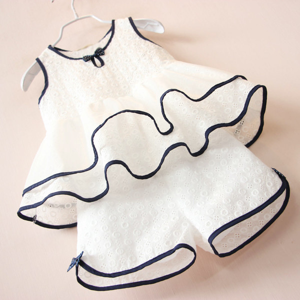 Set eteric pentru copii din două părți pentru fete - maiou cu voal + pantaloni scurți alb