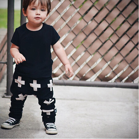 Pantaloni copii pentru baieti tip pantalon in trei culori cu imprimeu