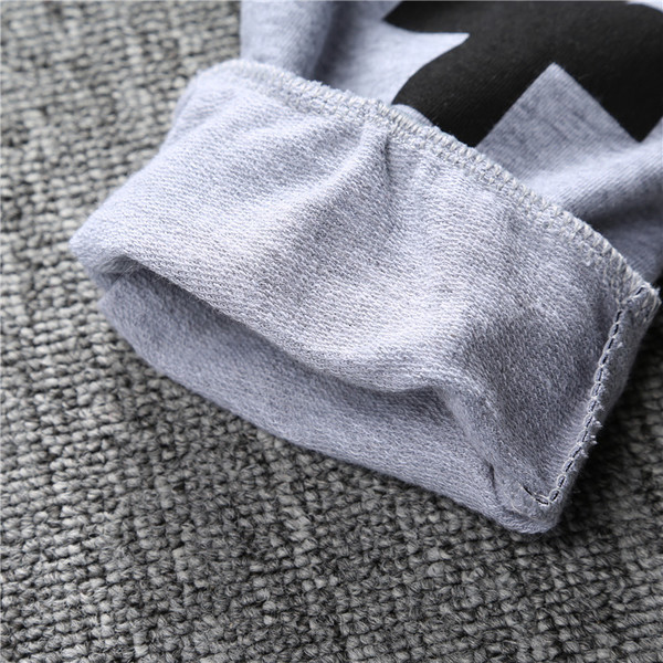 Pantaloni copii pentru baieti tip pantalon in trei culori cu imprimeu