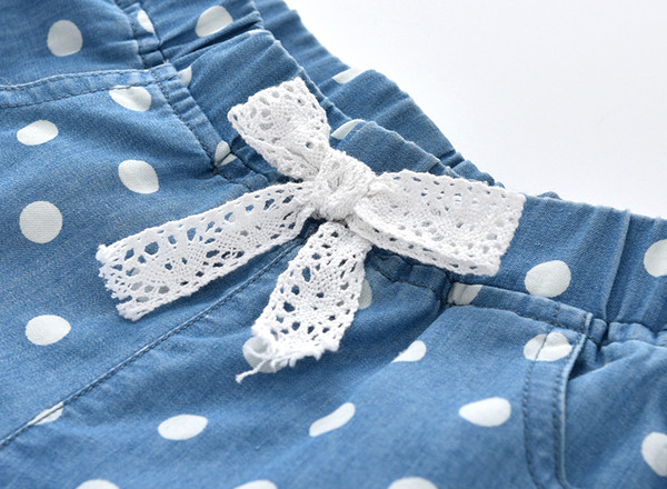 Παιδικά σορτς για κορίτσια με τσέπες και δαντελένια κορδέλα