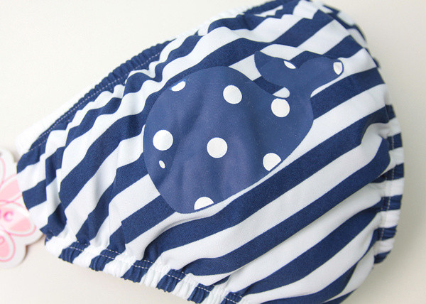 Costum de baie pentru bebeluși în diferite culori și modele cu autocolante