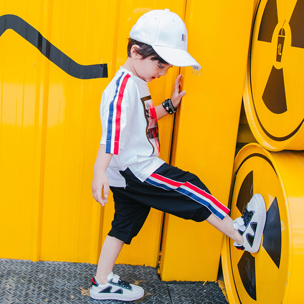 Echipa sportiva pentru copii pentru baieti in stil hip-hop cu aplicare de culoare in alb si negru