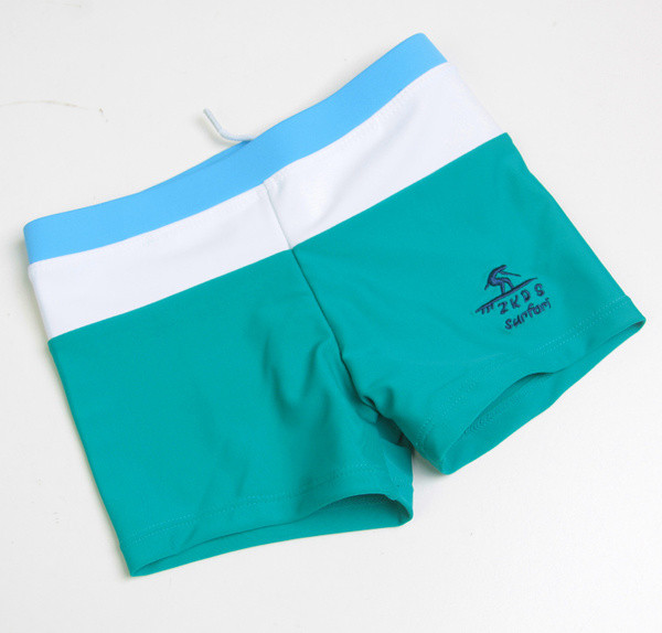 Costum de baie copii pentru baieti intr-un model simplu