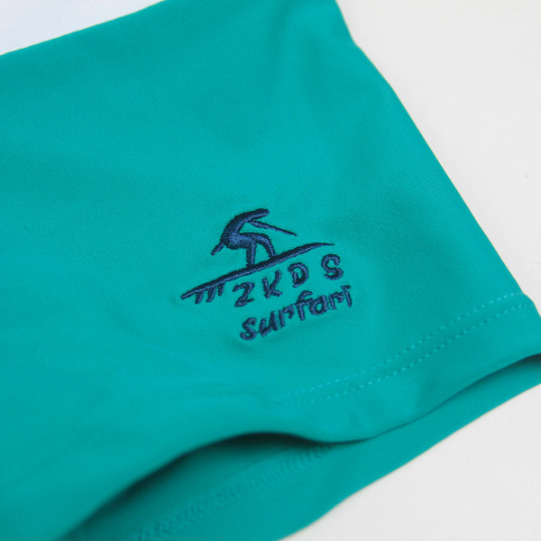 Costum de baie copii pentru baieti intr-un model simplu