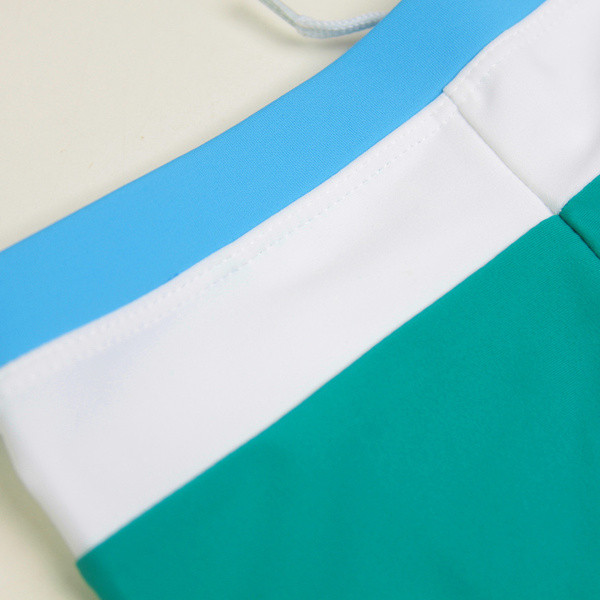 Costum de baie copii pentru baieti intr-un model simplu