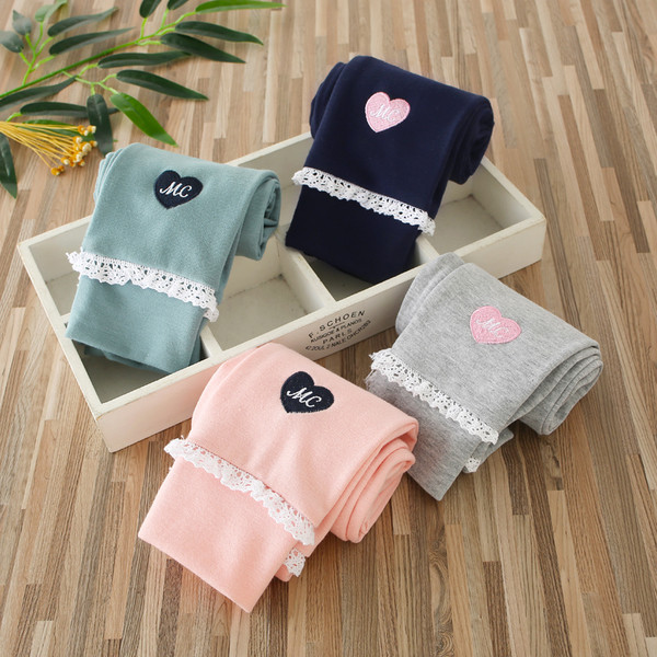 Pana pentru copii in mai multe culori cu broderie si dantela