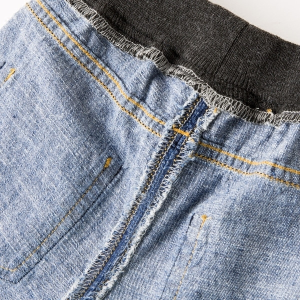 Παιδικά short τζιν για αγόρια με διακοσμητική τσέπη και εκτύπωση