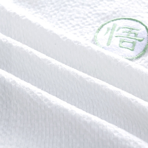 Set modern pentru copii, potrivit pentru viața de zi cu zi pentru băieți în două părți - tricou + pantaloni în patru culori proaspete