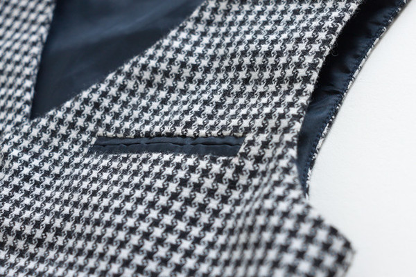 Vesta eleganta pentru copii pentru baieti cu decolteu in V si buzunar imitatie