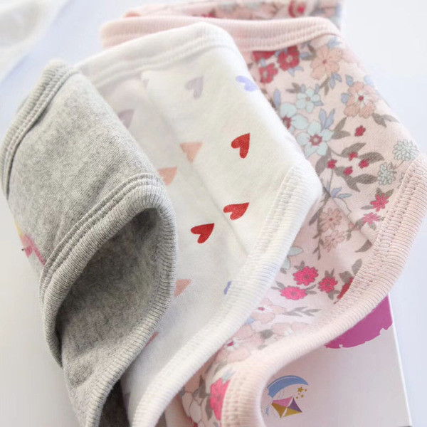 Gyerek fehérnemű lányoknak három részes szett, különböző modellekben