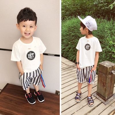 Детски спортен комплект за момчета от две части - тениска с щампа + раирани къси панталони в три цвята