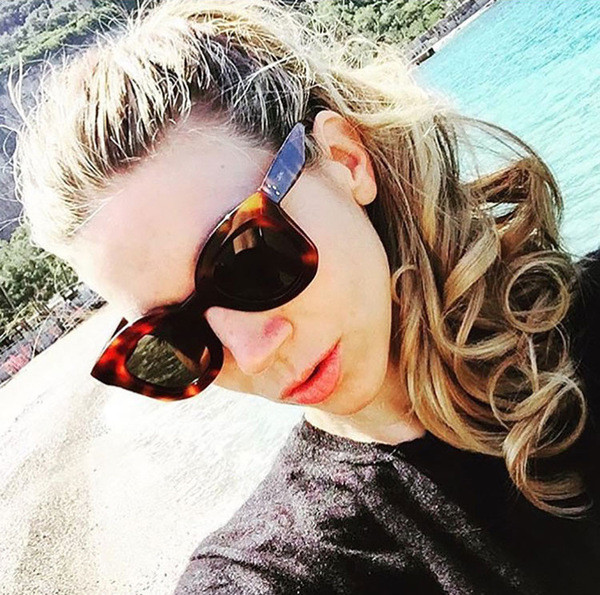 Ochelari eleganti de dama in forma de ochi de pisica cu rame groase, mai multe culori