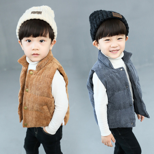 Vesta pentru copii pentru baieti cu buzunare si nasturi in doua culori