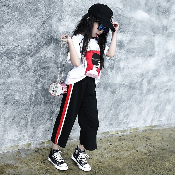 Set sport pentru copii modern pentru fete în două părți - tricou cu imprimeu + pantaloni în stil liber cu margini colorate și fante