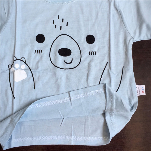 Tricou pentru copii în diferite culori cu mâneci scurte și lungi și cu animație pentru fete și băieți