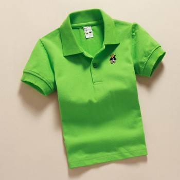 Παιδικό μπλουζάκι με κοντό μανίκι και κολάρο για αγόρια σε διάφορα χρώματα και κεντήματα