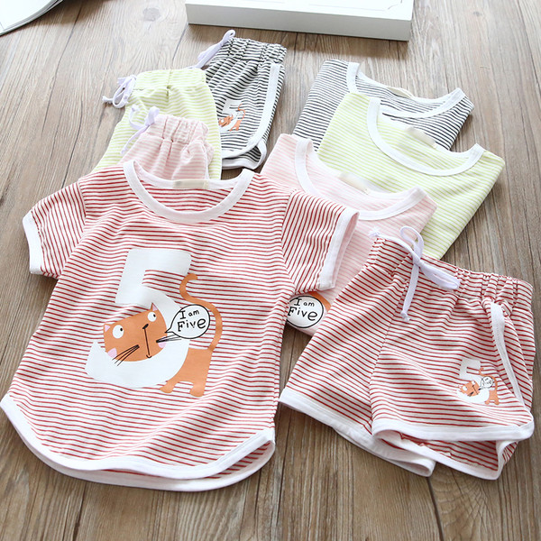 Set copii in dungi pentru fete si baieti in doua parti cu aplicare de culoare in patru culori