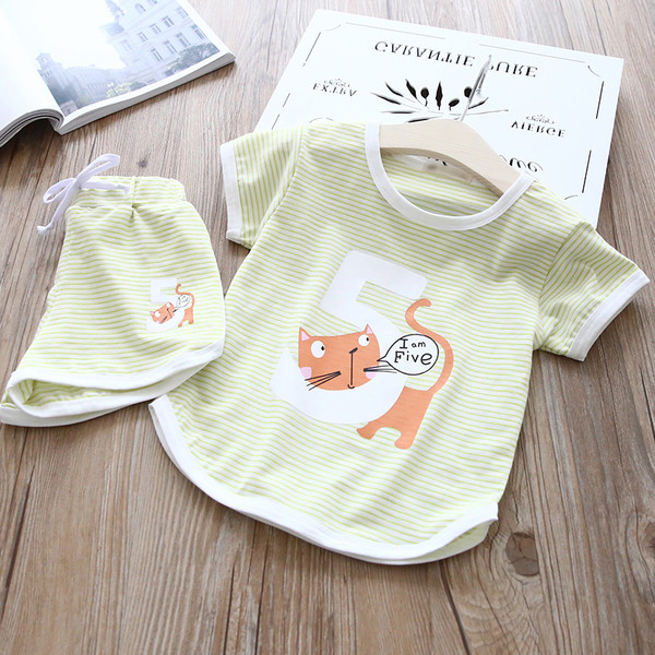 Set copii in dungi pentru fete si baieti in doua parti cu aplicare de culoare in patru culori