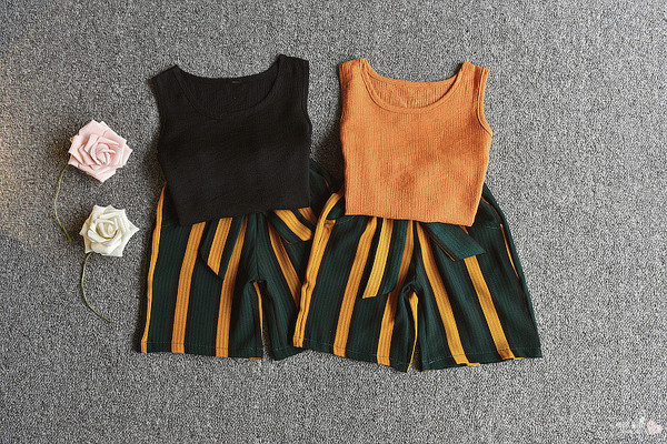 Set pentru copii elegant pentru fete in doua parti - maiou + pantaloni in dungi cu cravate in doua culori