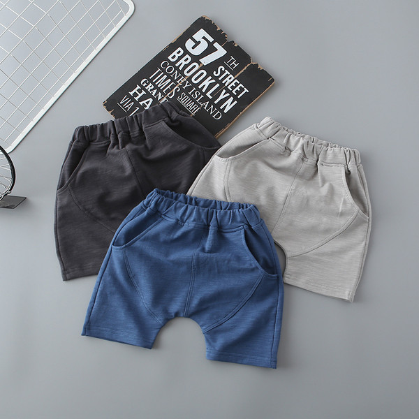 Pantaloni scurți pentru copii în trei culori - gri închis, culoare gri și albastru, pentru băieți