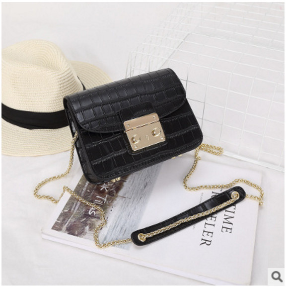 Mini geanta eleganta in diferite culori cu maner metalic