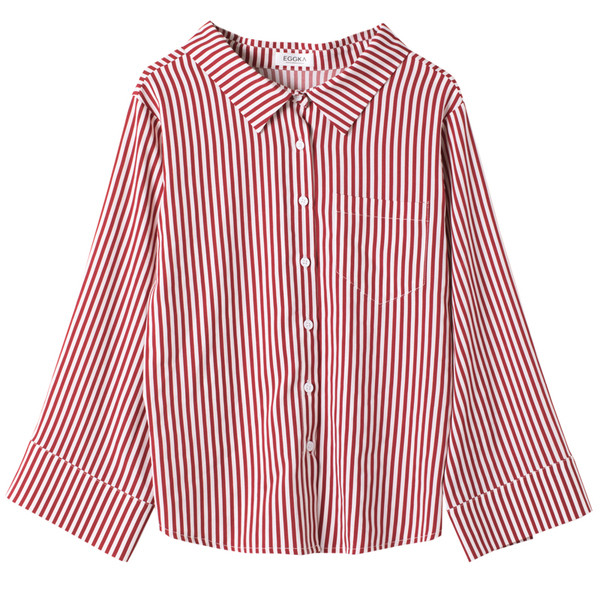 Cămașă de damă în dungi cu mâneci lungi și buzunar decorativ - model larg