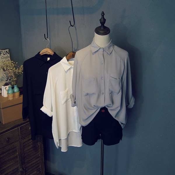 Cămașă lungă de șifon de damă cu buzunar în trei culori - alb, gri și negru