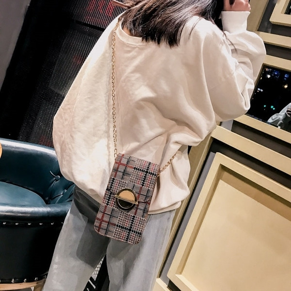 Mini geanta de dama de zi cu zi in forma dreptunghiulara cu maner metalic