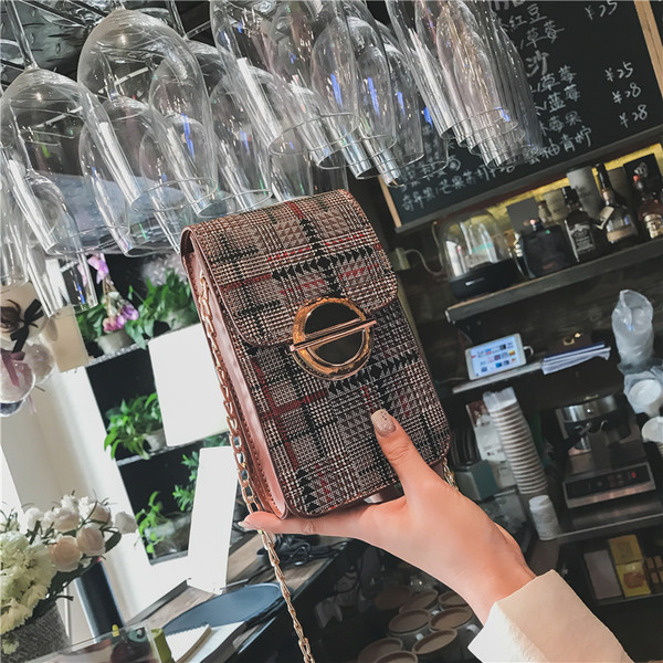 Mini geanta de dama de zi cu zi in forma dreptunghiulara cu maner metalic