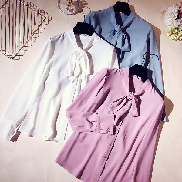 Cămașă de șifon de damă cu cravate în trei culori - alb, albastru și roz