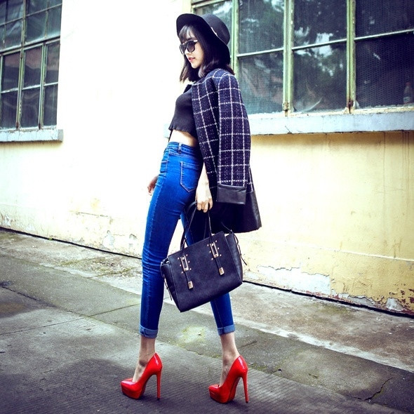 Pantofi eleganti de dama cu toc ascutit - doua modele in mai multe culori