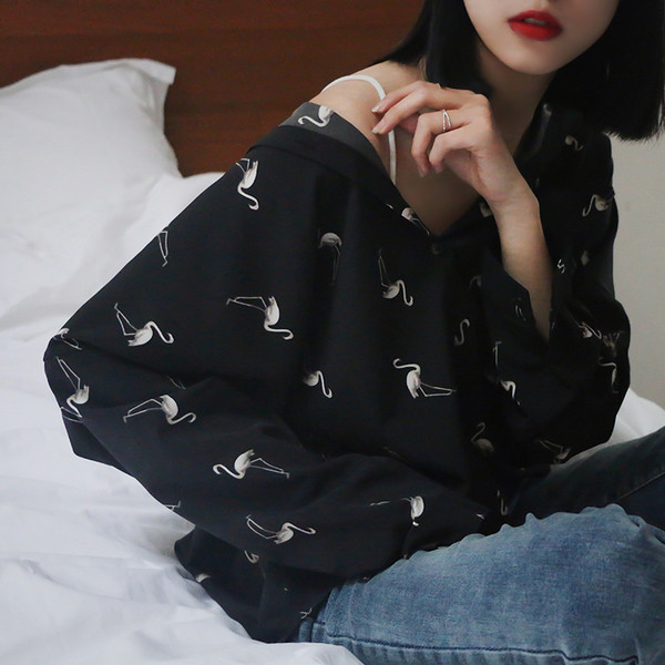 Camasa model lat cu aplicatie in negru pentru doamne