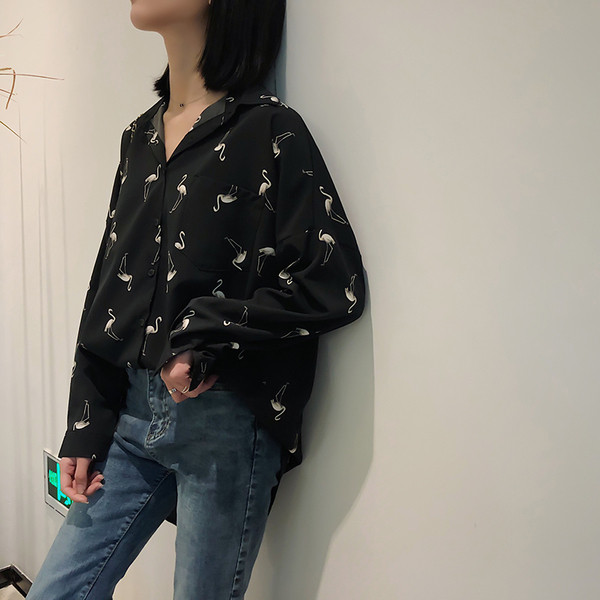 Camasa model lat cu aplicatie in negru pentru doamne