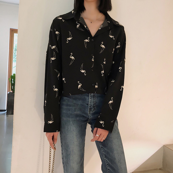 Camasa model lat cu aplicatie in negru pentru doamne