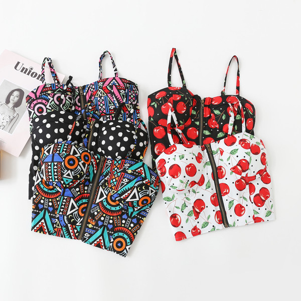 Γυναικείο αμάνικο  με λεπτές λωρίδες και μπροστινό φερμουάρ σε διαφορετικά χρωματικά μοτίβα