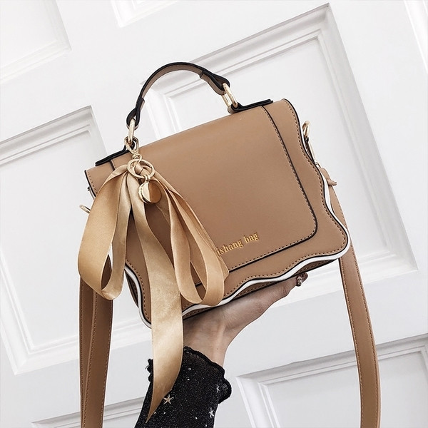 Geanta de mana delicata in trei culori cu panglica si manere duble