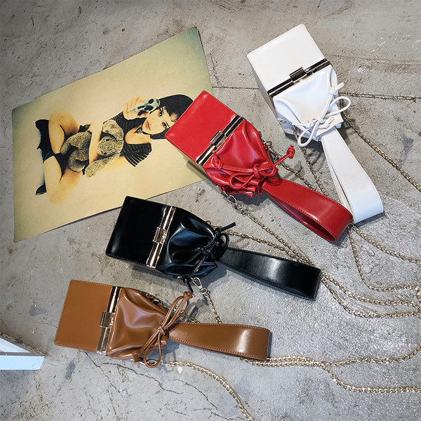 Geanta de dama stilata tip cutie cu manere duble