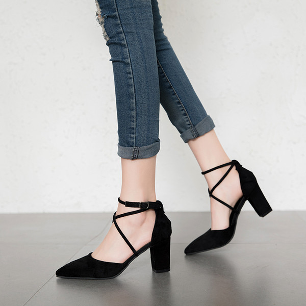 Pantofi de dama cu toc cu bretele in negru