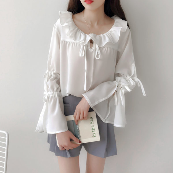 Cămașă șic de damă cu mâneci și volane interesante în alb și roșu